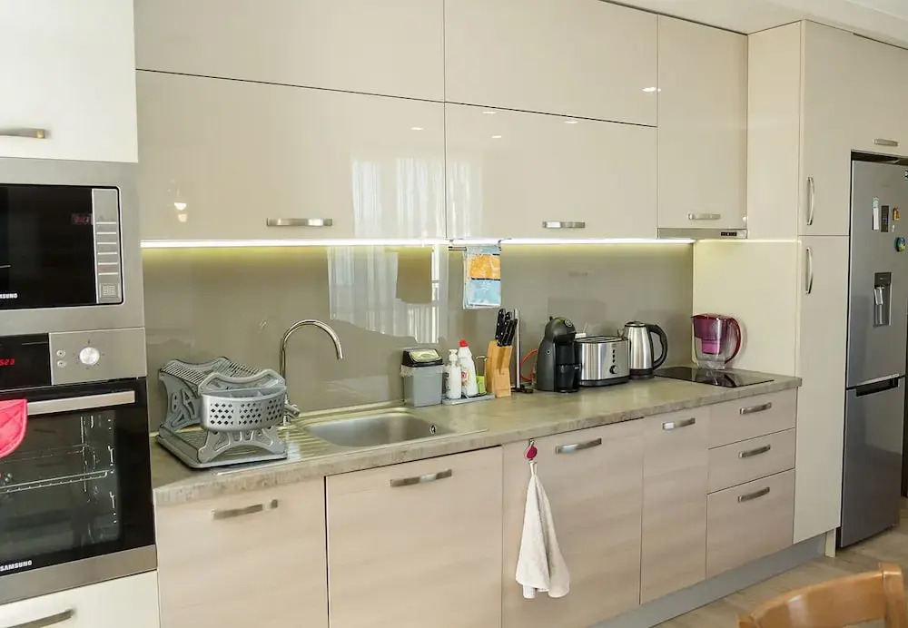 FM Luxury 2-BDR Apartment - Bright & Modern