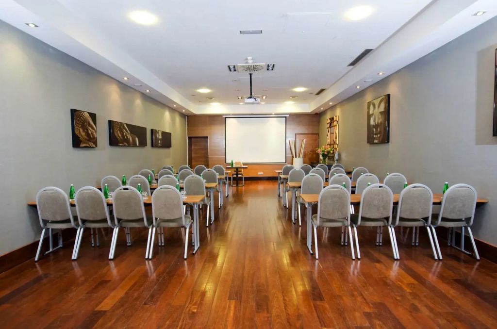 Hotel NH Poznan