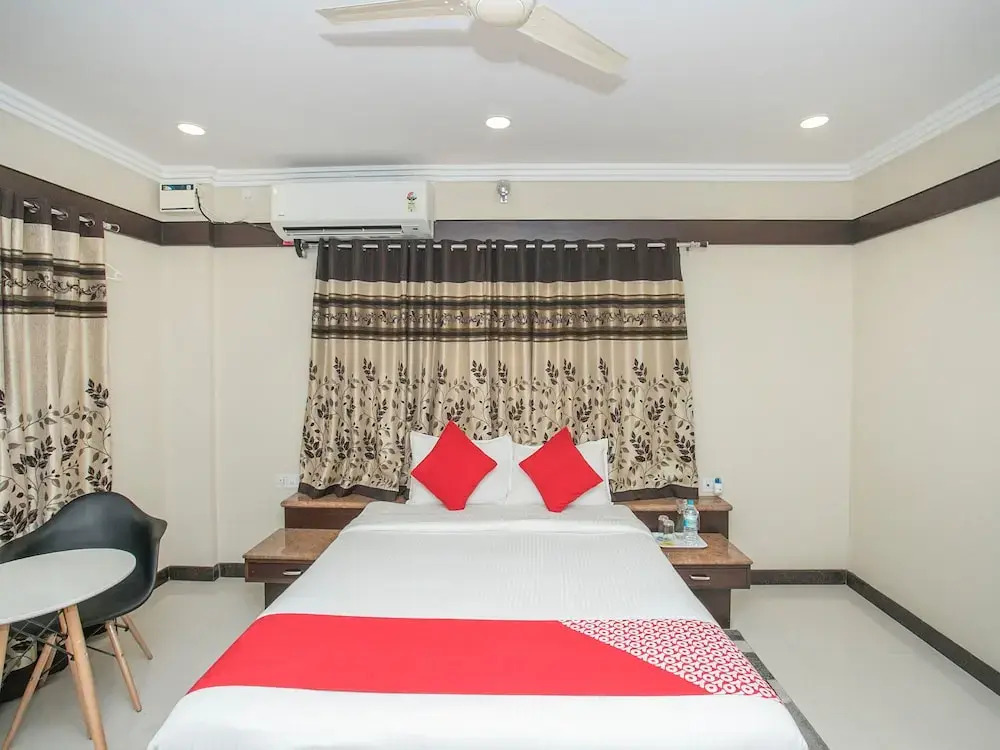 OYO 14835 Wagtail Suites