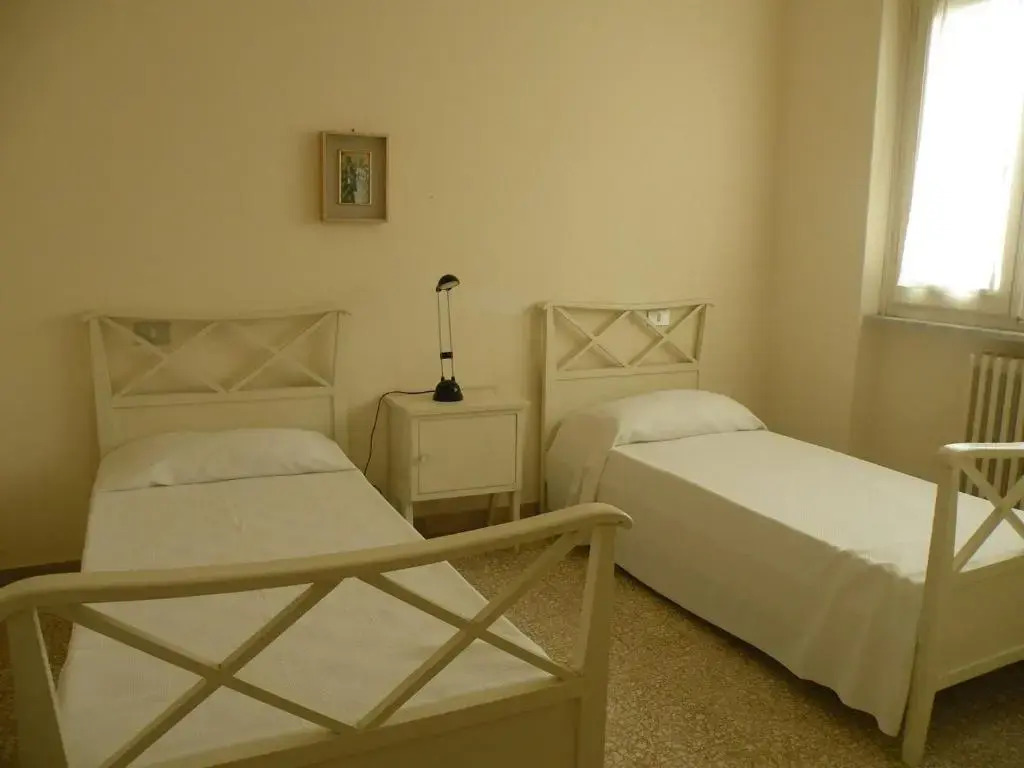House in Marina di Pietrasanta With Large Garden 300 Meters From the sea