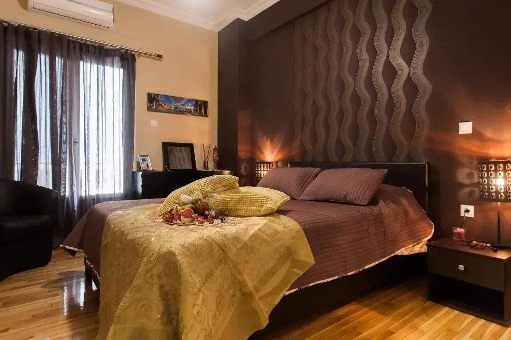 Practical-Luxury Safe Private Apartment close to Acropolis