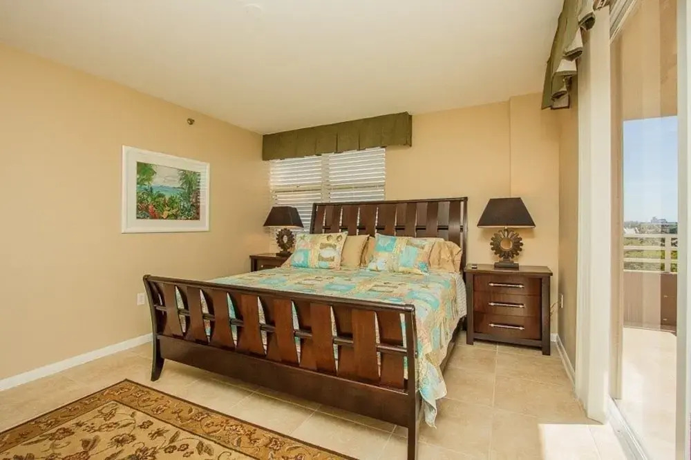 Som 701 - Somerset 3 Bedroom Condo by Redawning