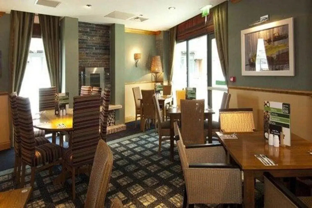 Premier Inn Manchester - Cheadle