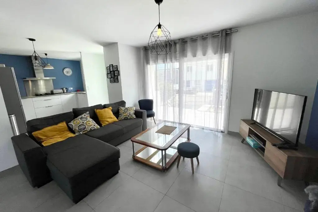 Maison contemporaine refaite à neuf - À 50M de l'océan