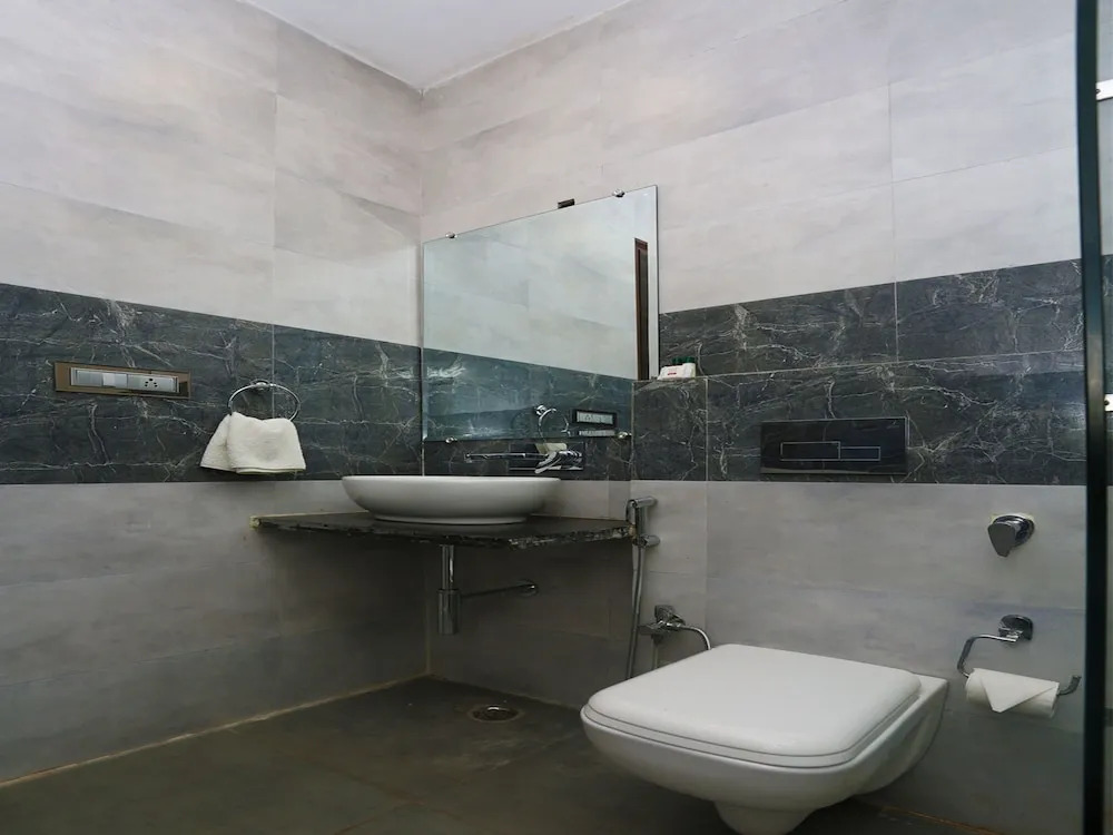 Amora Rooms Dwarka