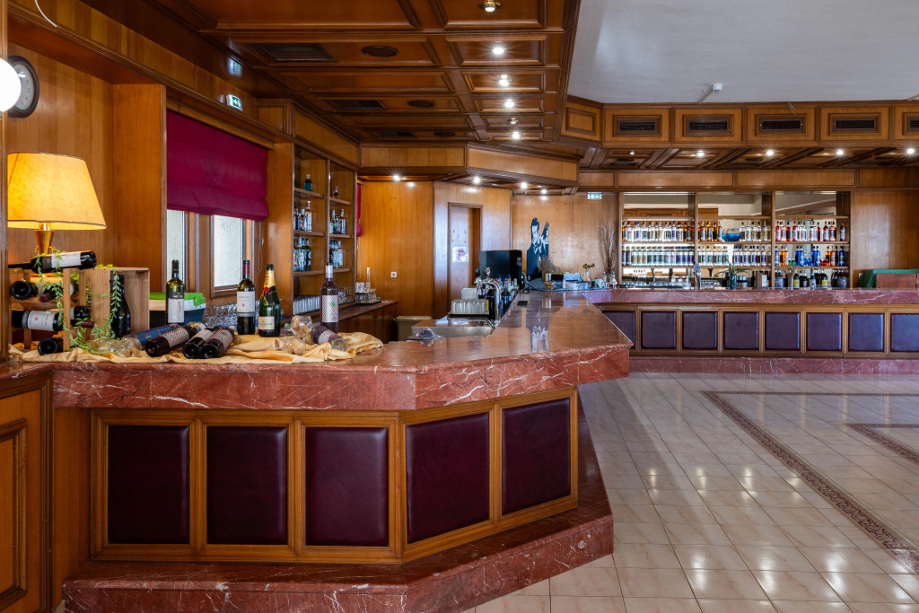 Mare Blue Hotel