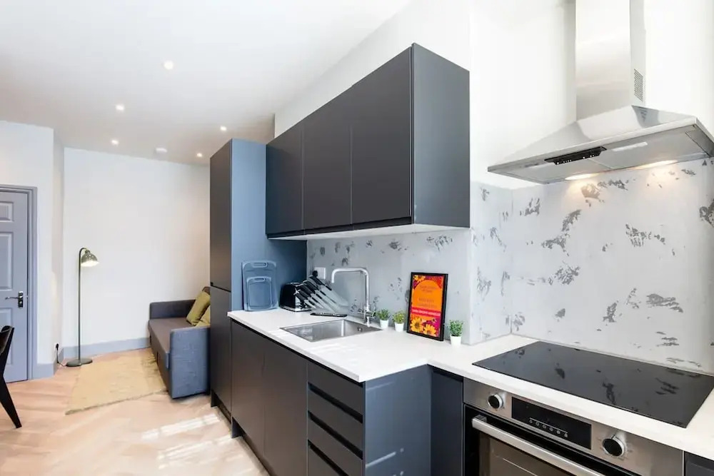 1 Bedroom Apartment-free Parking