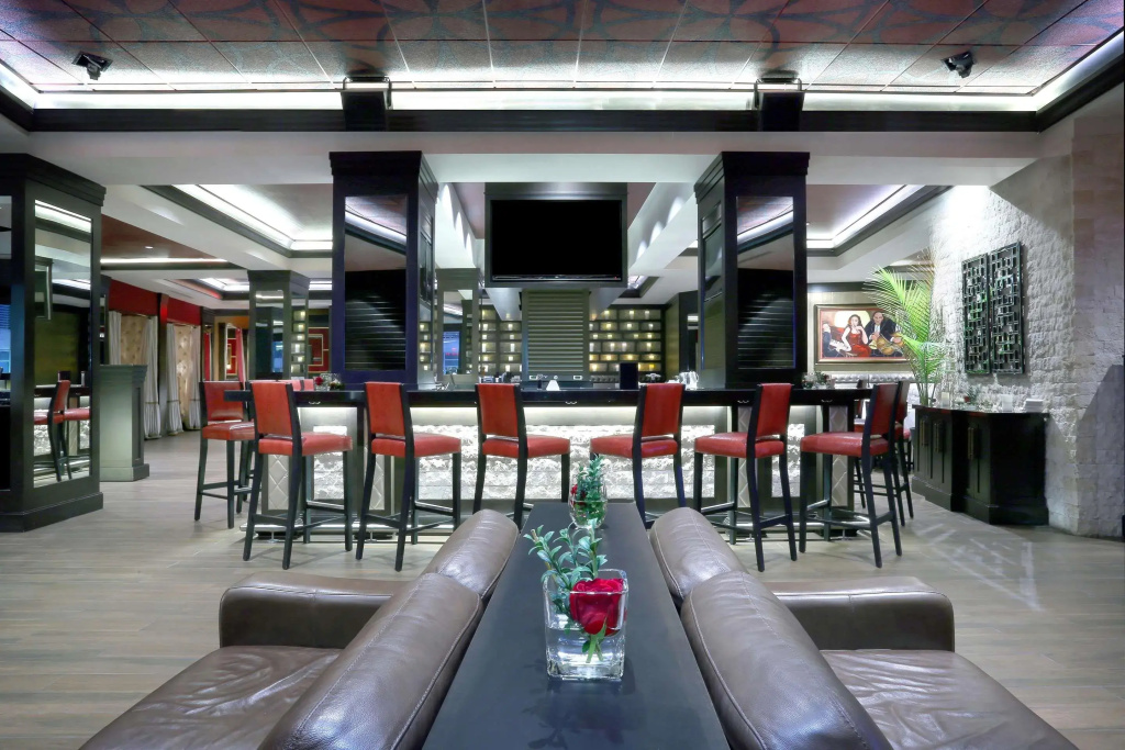 Wyndham Grand Fallsview Hotel