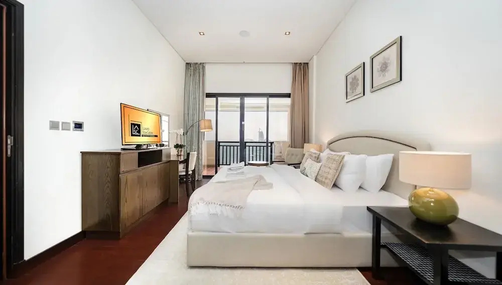 Luxury StayCation - Exquisite 1BR with Stunning Views on Palm Jumeirah