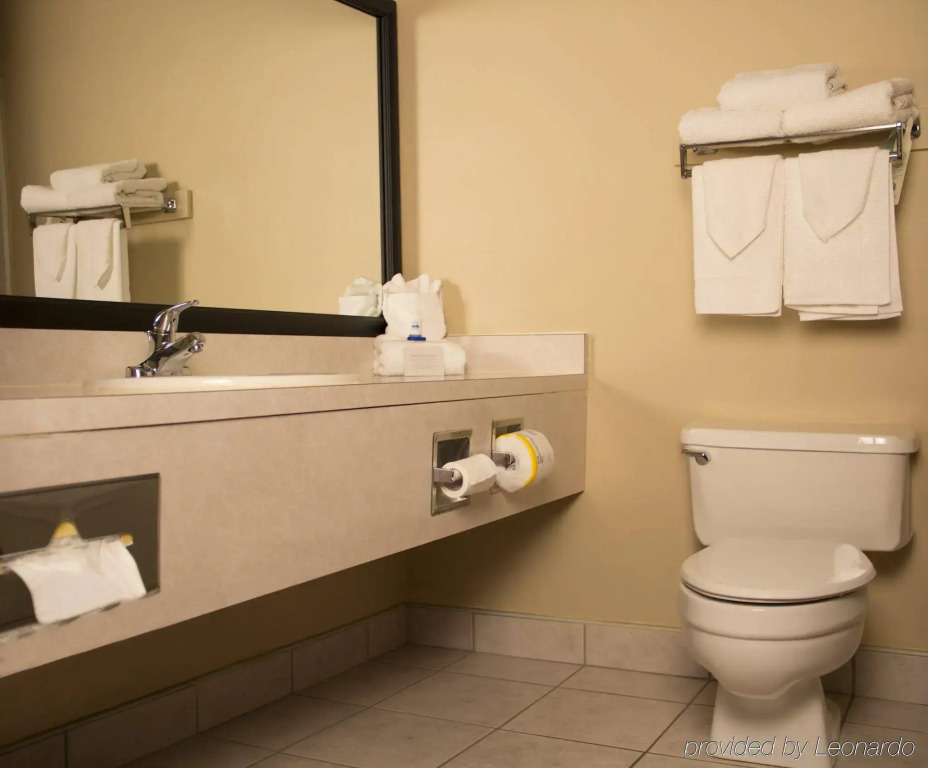 Greenfield Inn & Suites Elizabethtown, KY I65 Exit 94