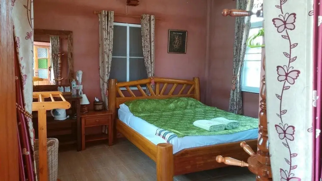 Heun Baan Rong Khun Resort