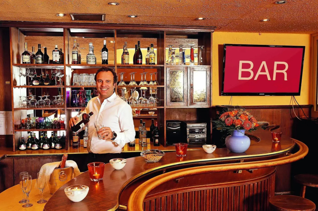 Hotel Pacific