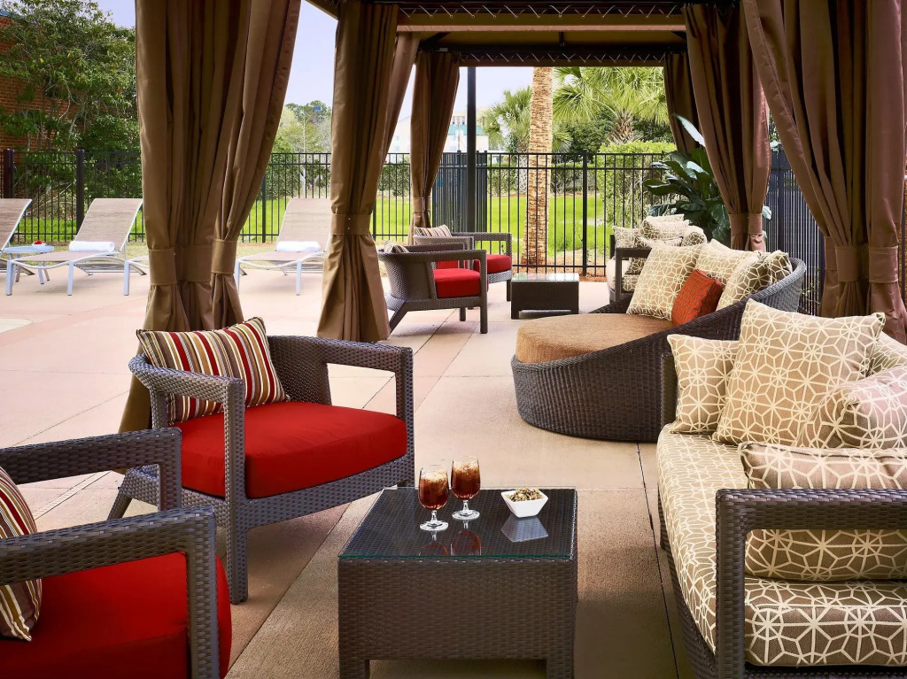 DoubleTree Hotel & Suites Charleston Airport