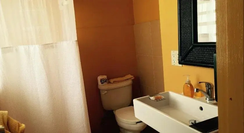 Casa de Amistad Guesthouse