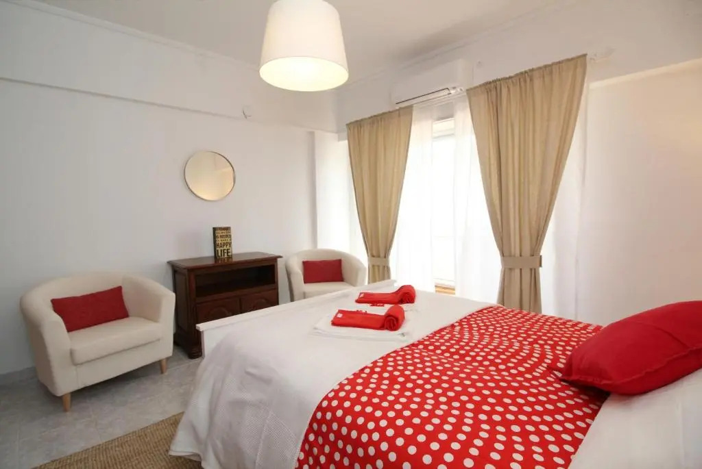 Poppy house in Anjos