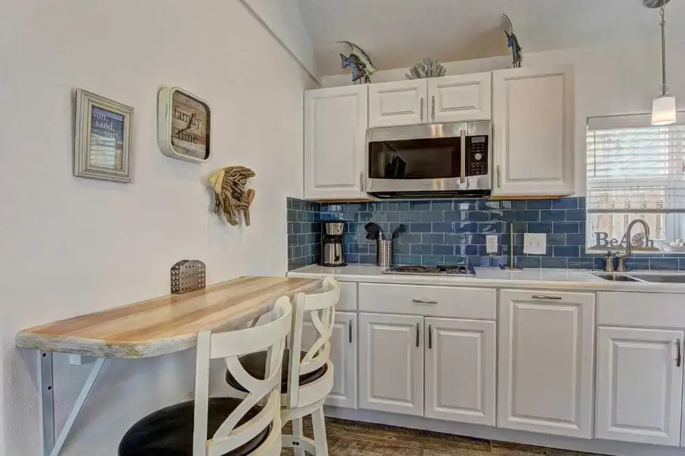 Coastal - 1 Br Home