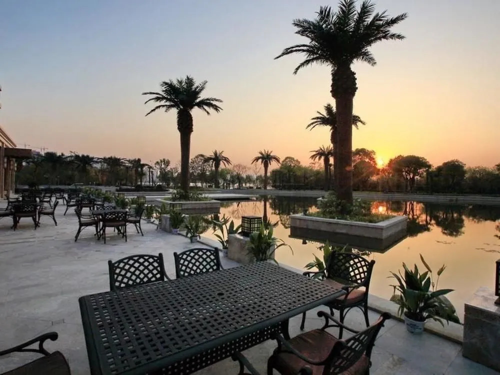 Hubing Spring Season Hotel