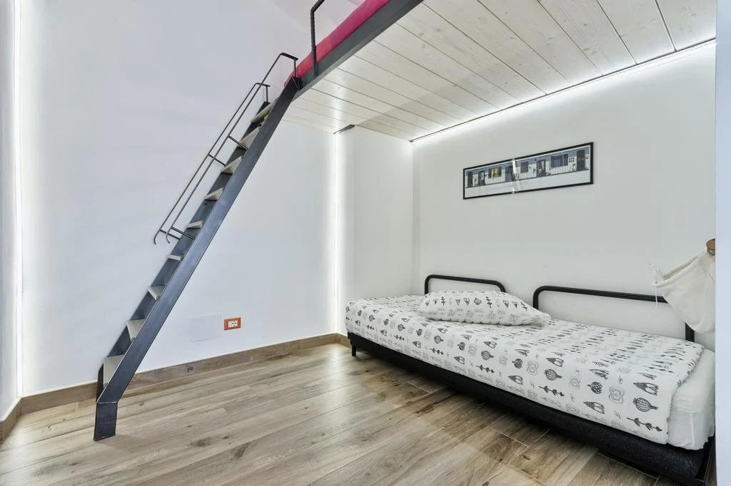 LittleAndCosy