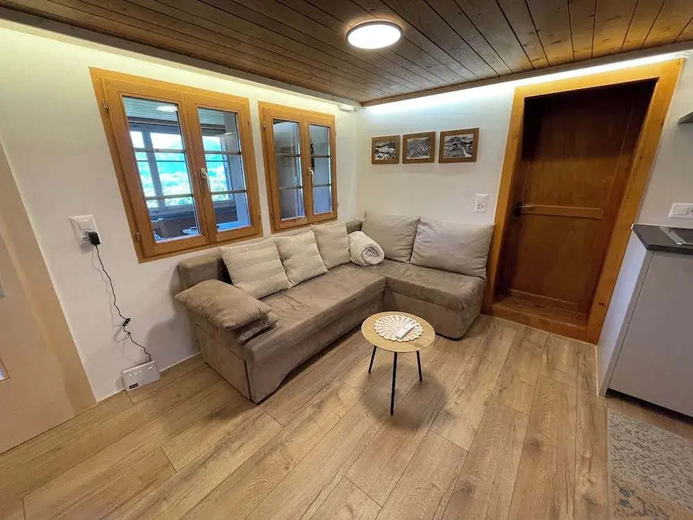 Alpenchalet Weidhaus Gstaad - Dachwohnung - Studio - Stockbettzimmer