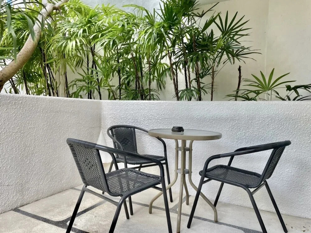 Chelona huahin beachfront resort condo