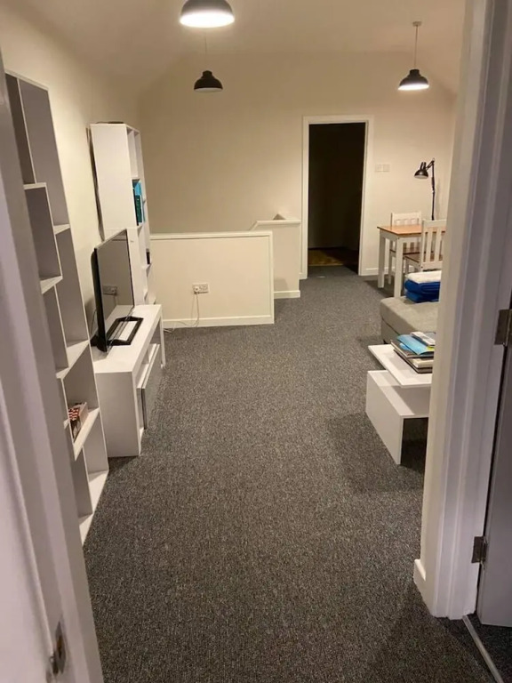 Enniskillen - TownHouse - Sleeps 6 - Parking