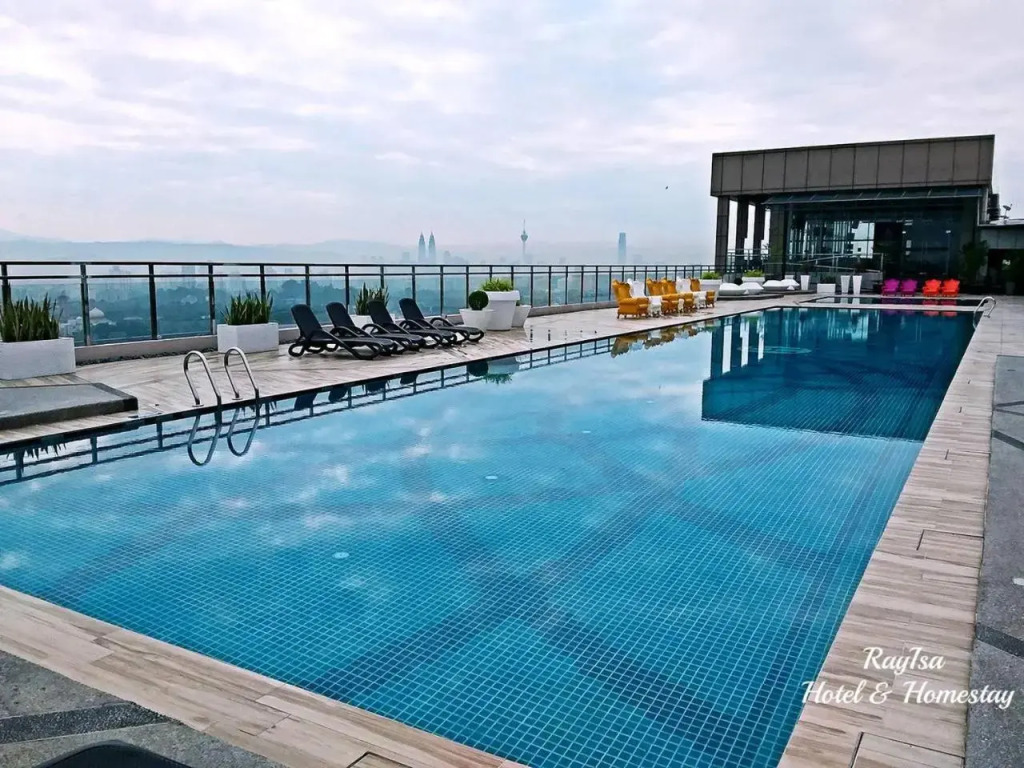 SKY POOL Designer Suite 2-7Pax at KL City