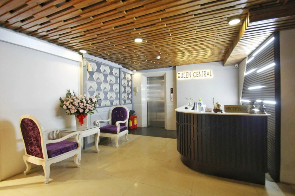 Queen Central Apartment Hotel