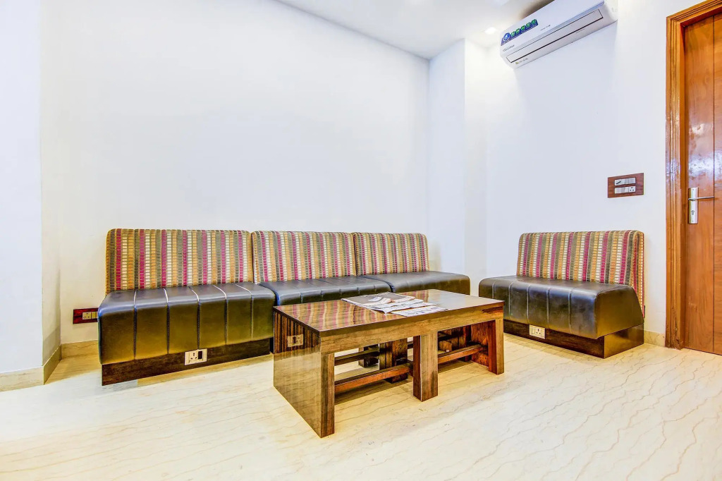 Fabhotel Floyd