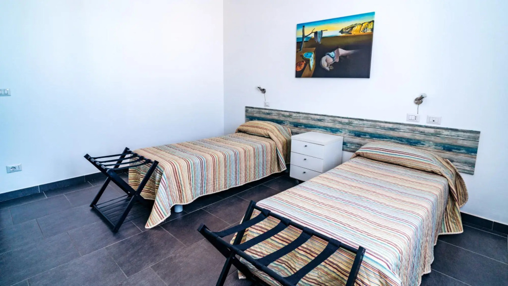 Welcomely - Senyera Apartment