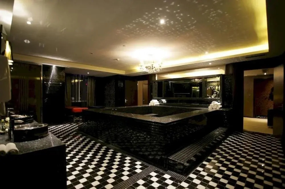 Jingyi Hotel