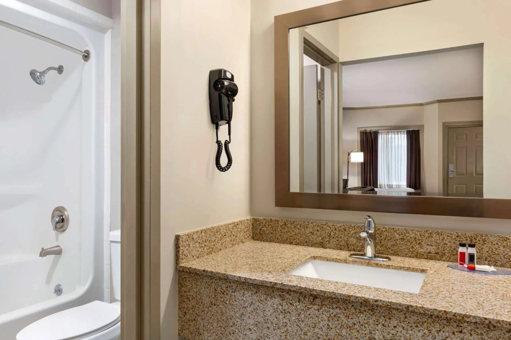 Days Inn by Wyndham Kingsland Naval Base I-95