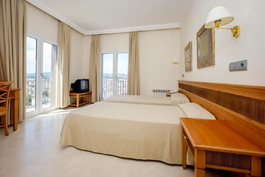 Hotel Montjoi by Brava Hoteles