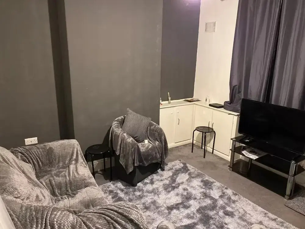 2br-sleeps3 -family Friendly -free Parking -garden