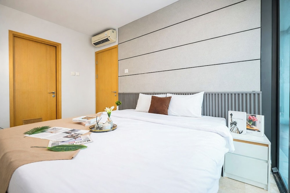 Good Location 2Br For 4 Pax At Capitol Suites Apartment