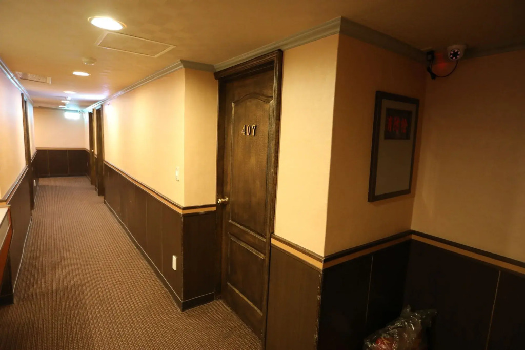 Chair Man Hotel