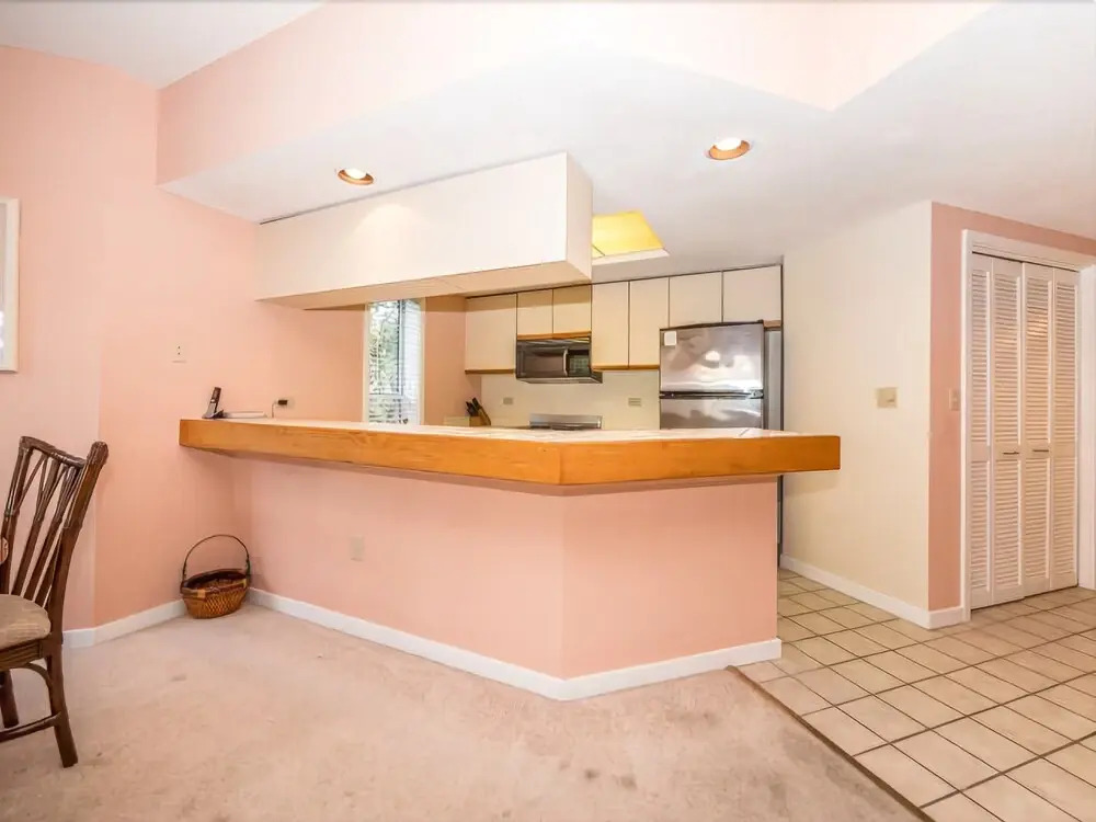 Barrington Court 417 - One Bedroom Condo