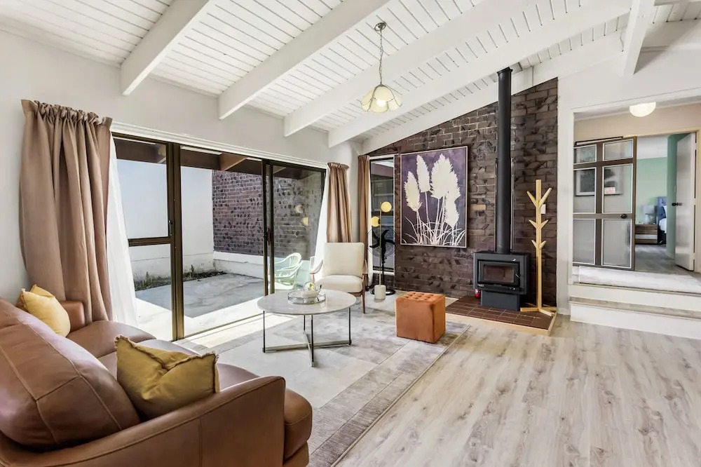 Family Retreat close to City - Netflix