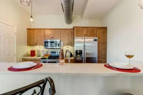JBH 115 W 2nd Apt #3