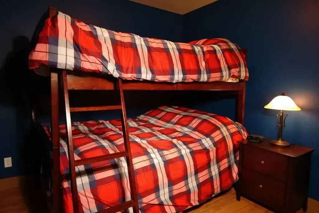 Alpages 9015 -Les Chalets Alpins Stoneham