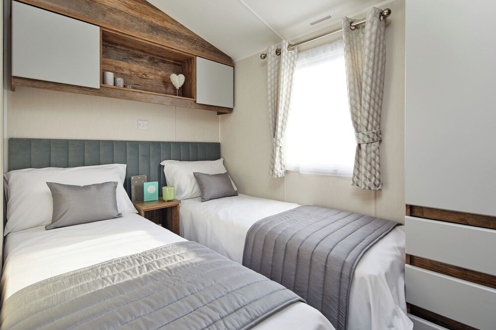 Island Breeze - Hayling Island