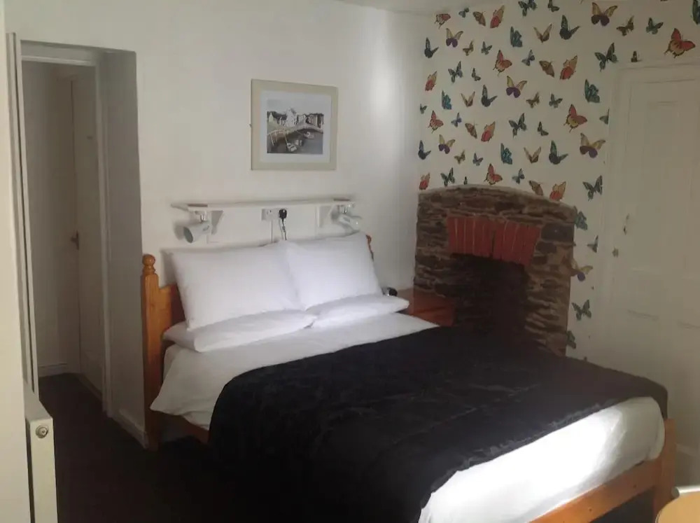 Smugglers Hotel