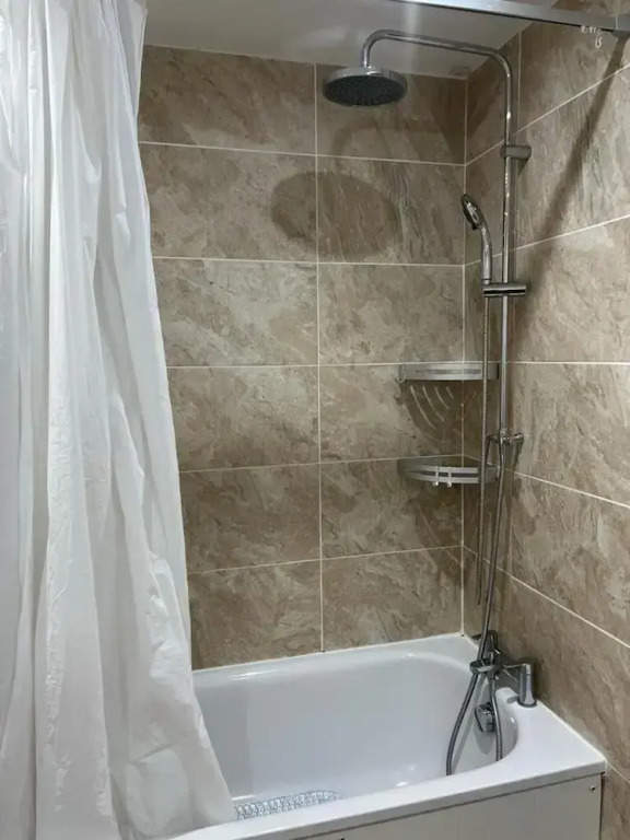 Cozy Basildon Retreat With 3 Bedrooms Free Parking