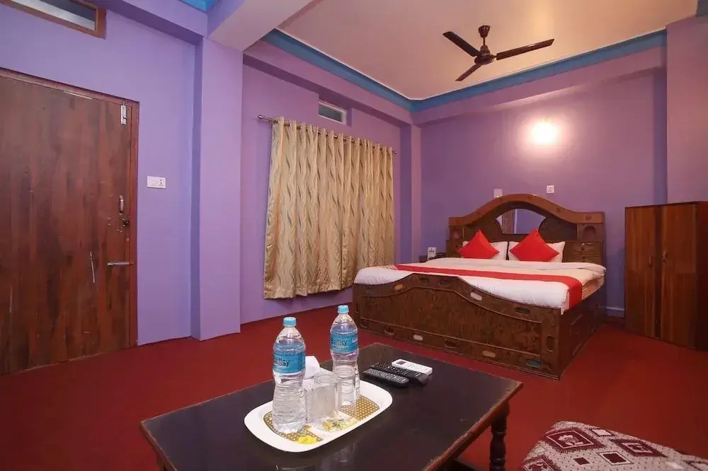 OYO 712 Hotel Radison One And Lodge
