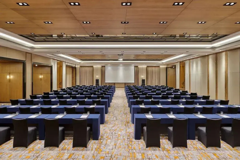 Lushan West Sea Resort, Curio Collection by Hilton