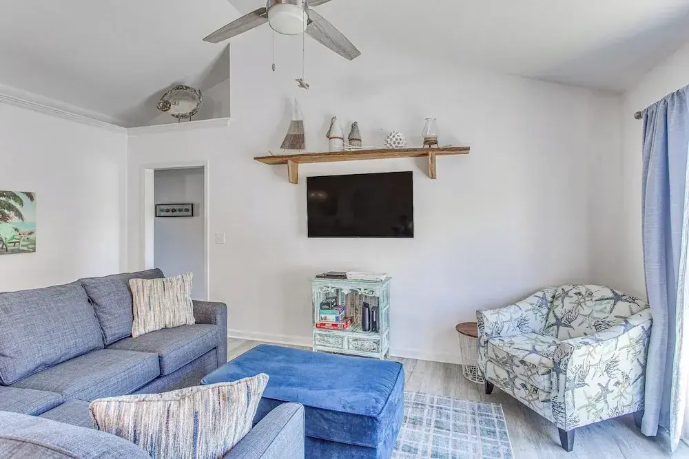 Private Yard, Patio and Grill Surfside Beach Home!