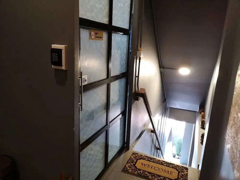Connect Hostel Patong