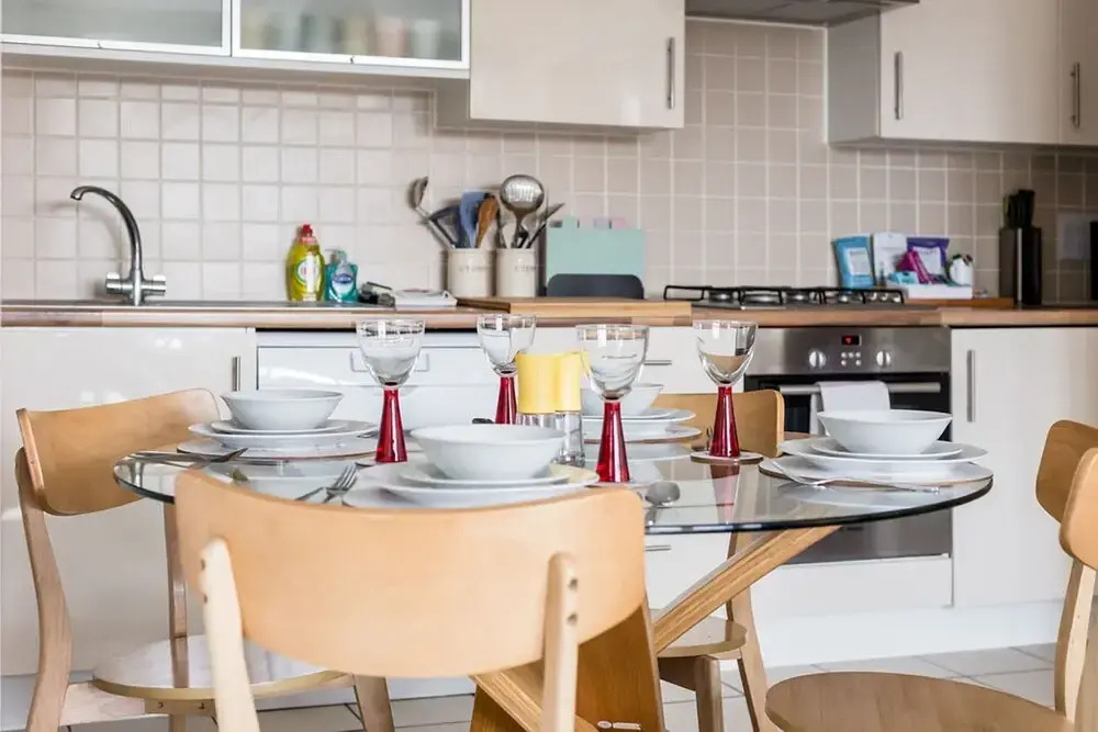 Sunnyside - Stylish Apartment Moments from Poole Quay
