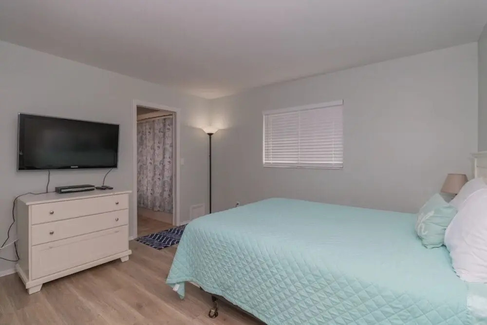 Sea Salt Retreat Pool Home 5 Miles From The Beach 3 Bedroom Home by Redawning