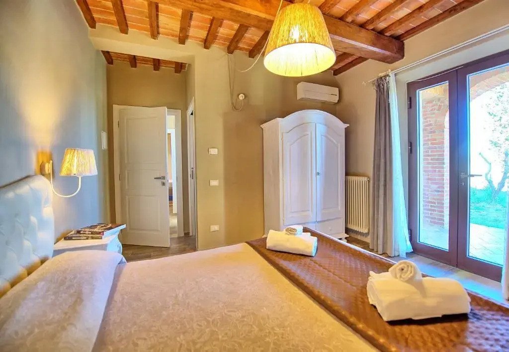Villa Massimiliano by PosarelliVillas