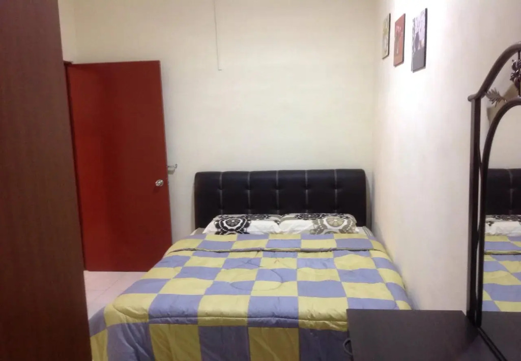 KK Holiday Suites Apartment